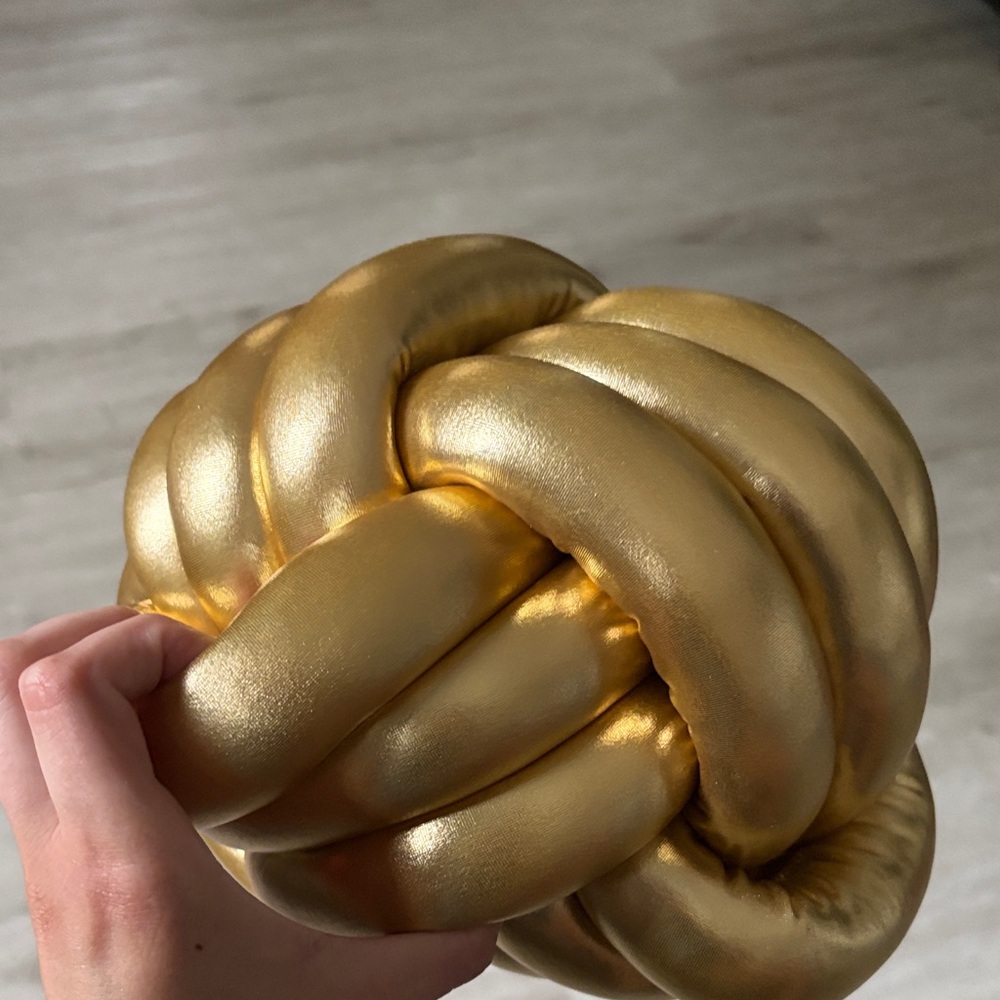 Gold Knot Decorative Pillow